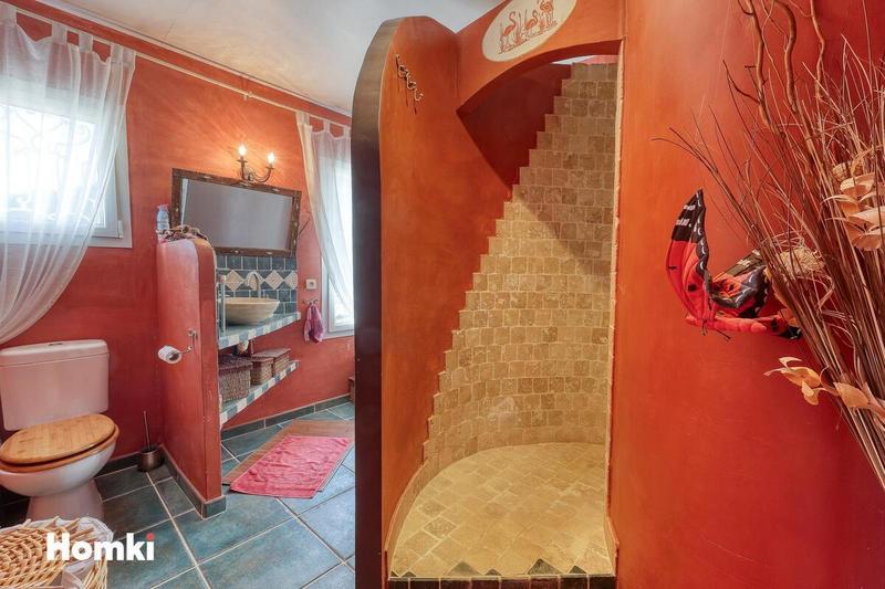 Villa - 324 m² - 8 pièces