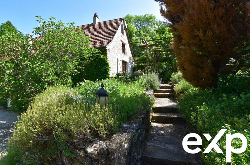 Maison - 340 m² - 10 pièces