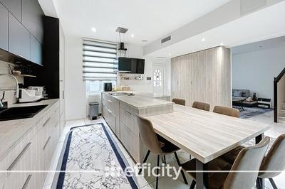 Maison - 160 m² - 5 pièces