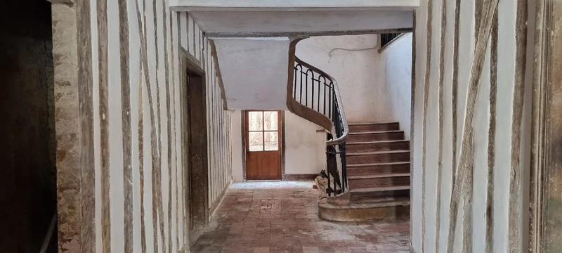 Maison - 500 m² - 8 pièces