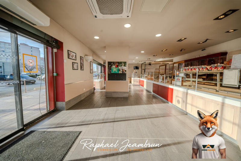 Local commercial - 710 m²