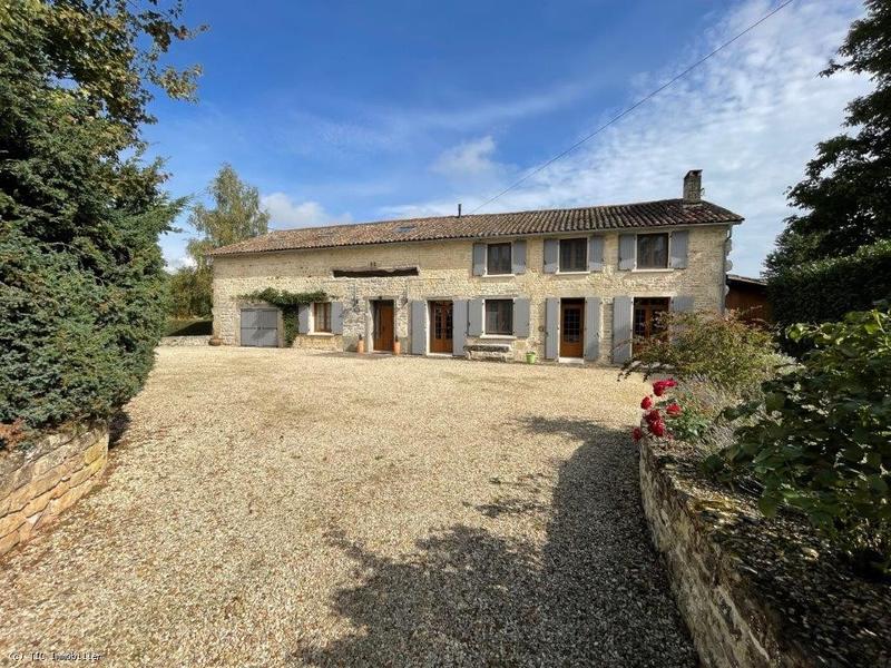 Maison en pierre - 305 m² - 10 pièces