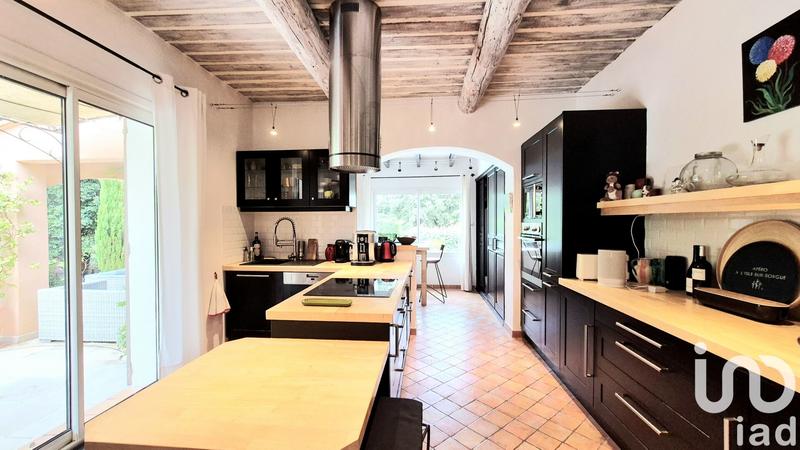 Maison - 225 m² - 6 pièces