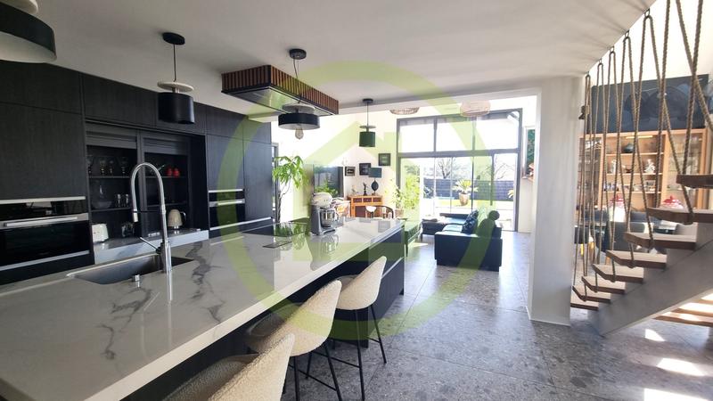 Maison - 152 m² - 6 pièces