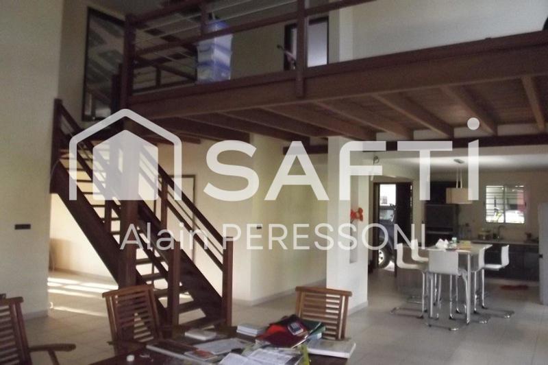 Maison - 280 m² - 7 pièces