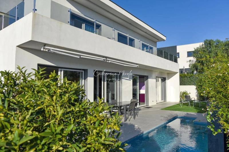 Villa - 200 m² - 7 pièces