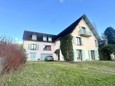 Maison - 330 m² - 12 pièces