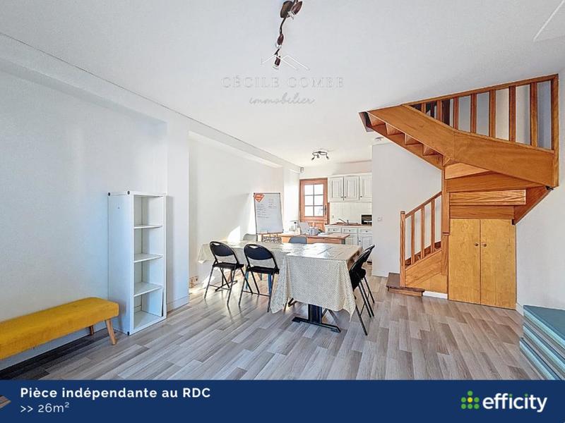 Pavillon - 180 m² - 7 pièces