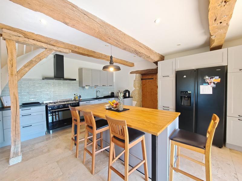 Maison - 198 m² - 7 pièces