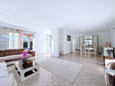 Maison - 144 m² - 5 pièces