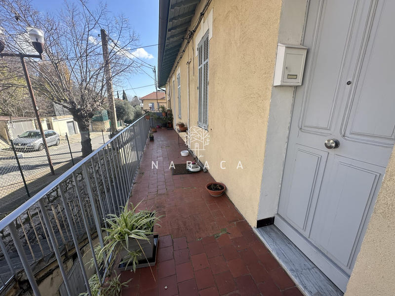 Appartement - 80 m² - 5 pièces