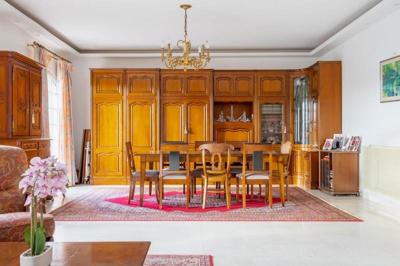 Maison - 245 m² - 6 pièces