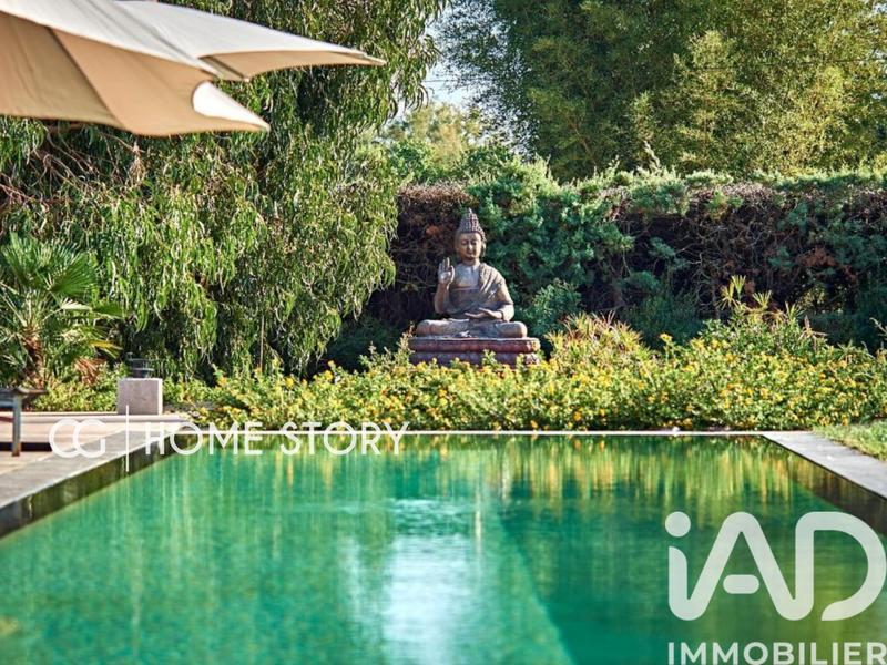 Maison - 427 m² - 11 pièces