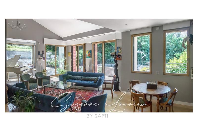 Maison - 355 m² - 11 pièces