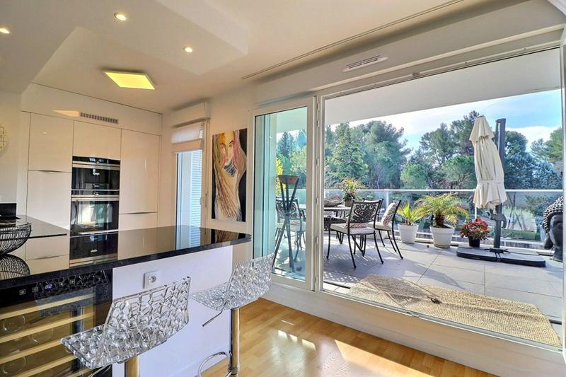 Appartement - 77 m² - 3 pièces