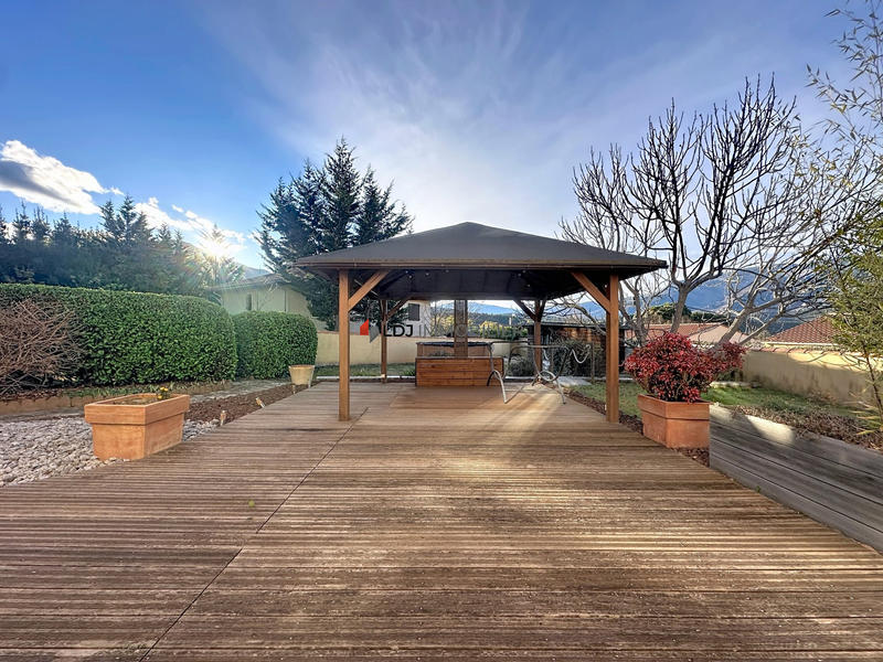 Maison - 190 m² - 8 pièces