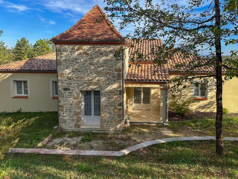 Propriété - 155 m² - 6 pièces