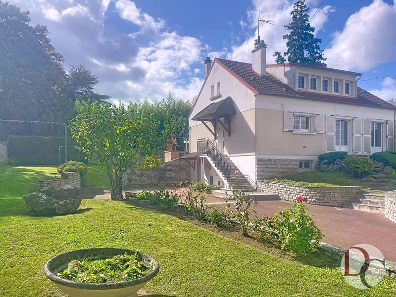 Maison - 149 m² - 7 pièces