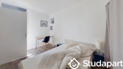 Chambre - 70 m² - 1 pièce