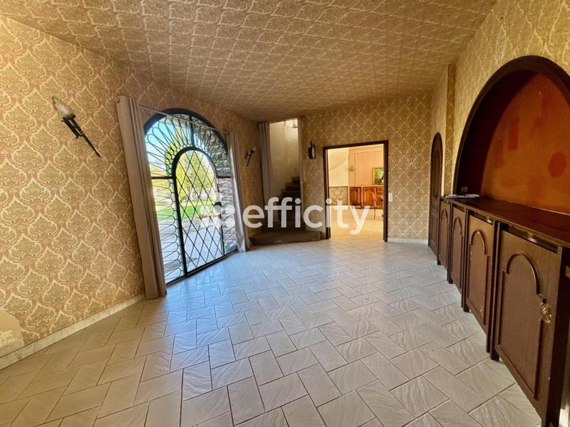 Demeure - 342 m² - 8 pièces