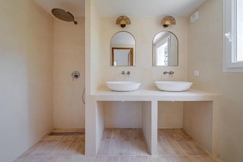 Maison - 237 m² - 6 pièces