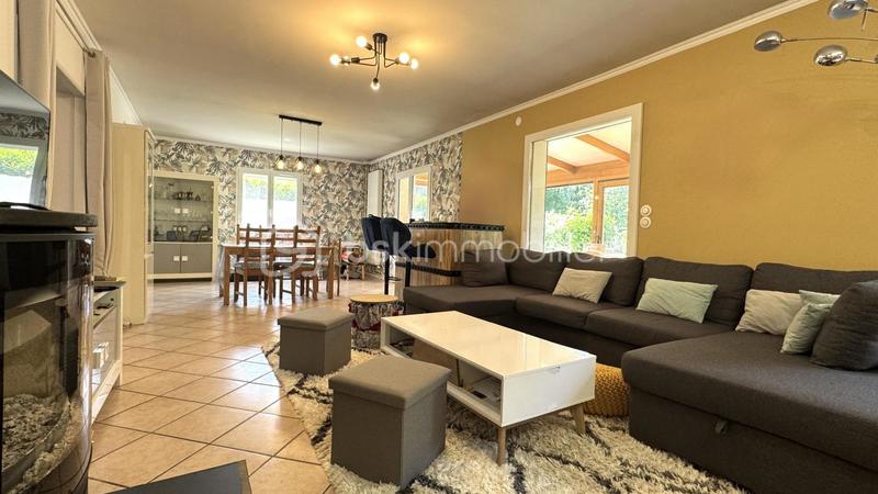 Maison traditionnelle - 223 m² - 8 pièces