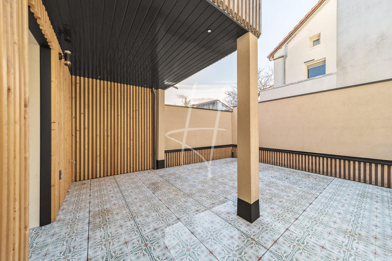 Appartement - 96 m² - 5 pièces