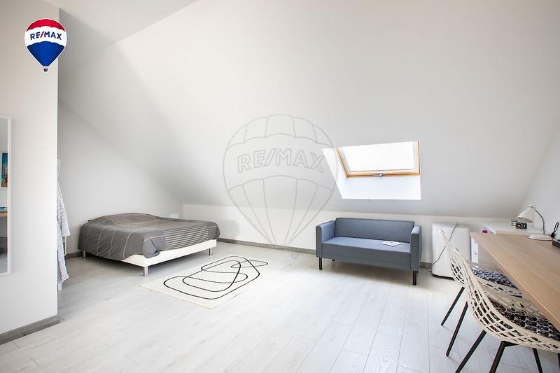 Appartement - 181 m² - 6 pièces