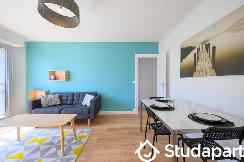 Chambre - 11 m² - 1 pièce