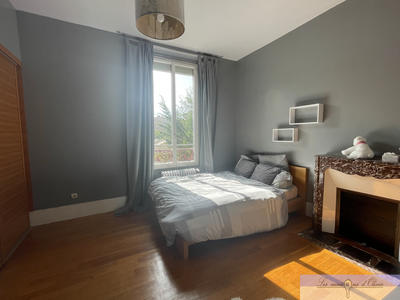 Maison - 258 m² - 9 pièces