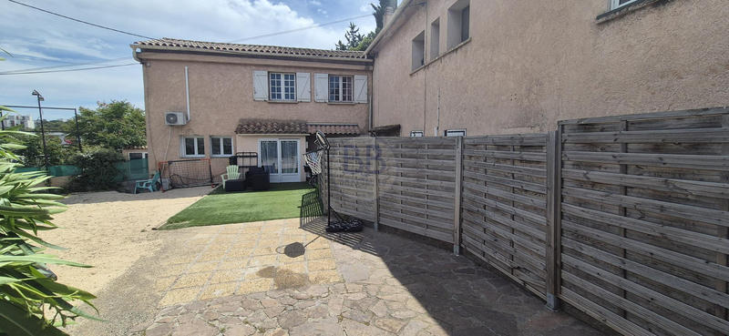 Villa - 235 m² - 8 pièces