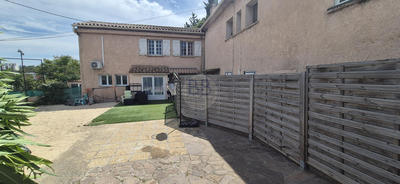 Villa - 235 m² - 8 pièces
