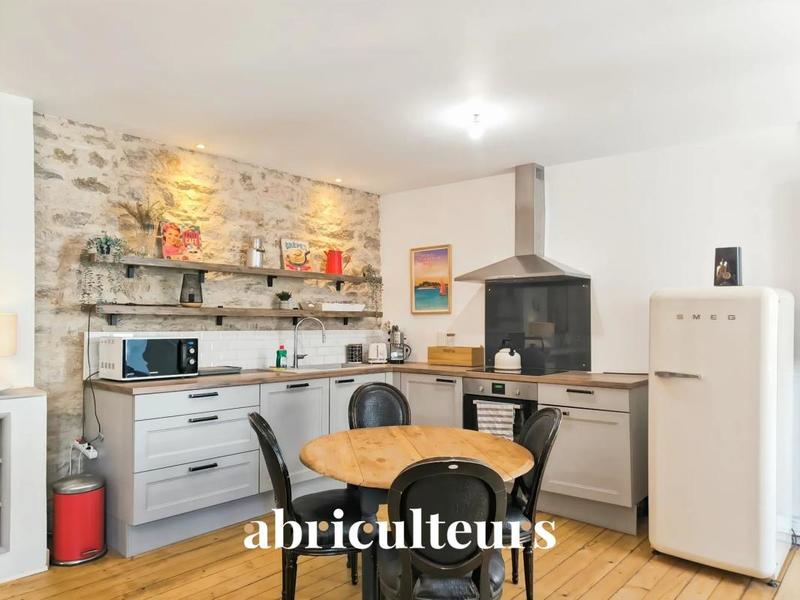 Appartement ancien - 65 m² - 3 pièces