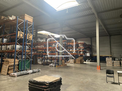 Entrepôt - 3 000 m²