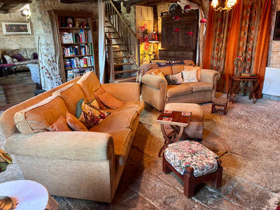 Maison - 360 m² - 13 pièces