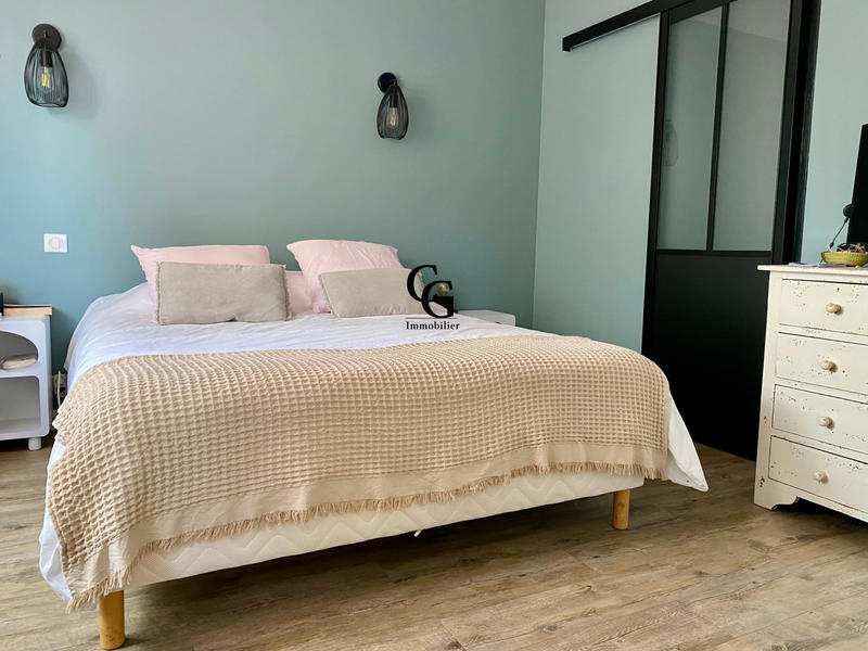 Maison - 180 m² - 7 pièces