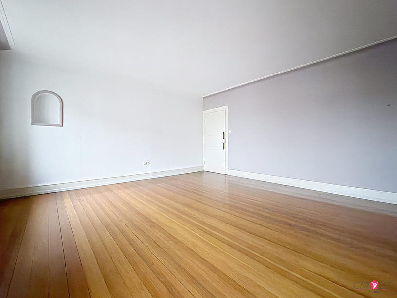 Maison - 220 m² - 8 pièces