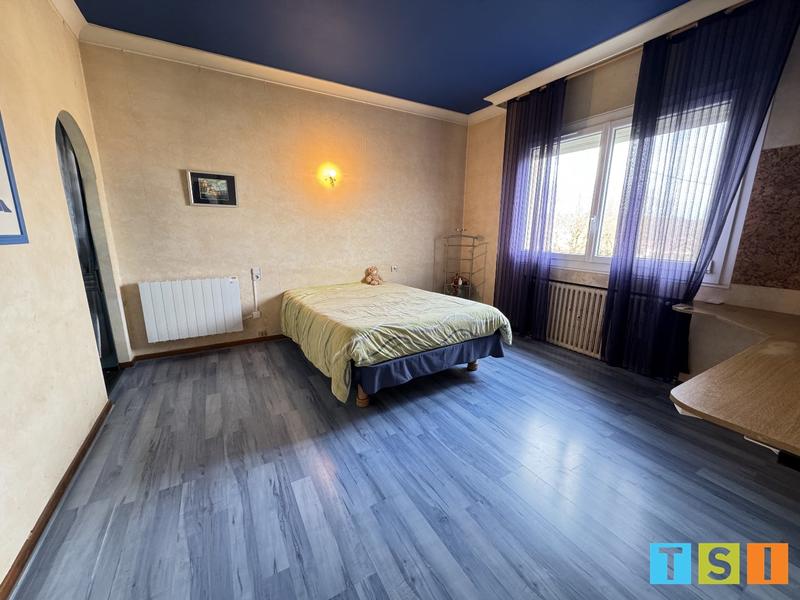 Maison - 217 m² - 7 pièces