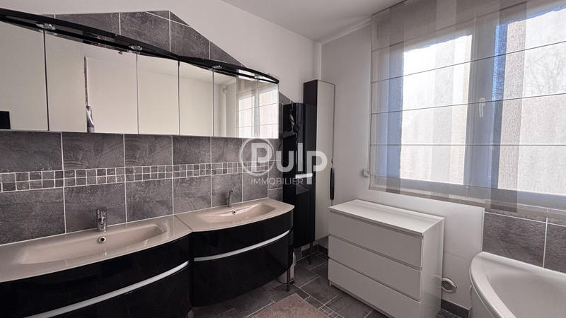 Maison - 197 m² - 6 pièces