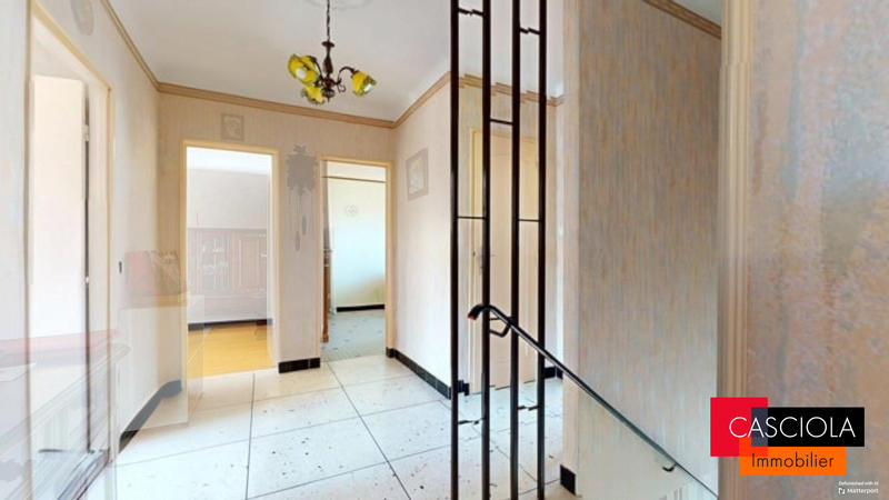 Maison traditionnelle - 104 m² - 5 pièces