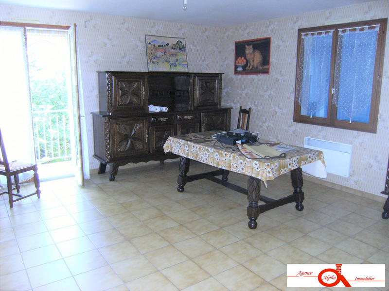 Maison - 180 m² - 7 pièces