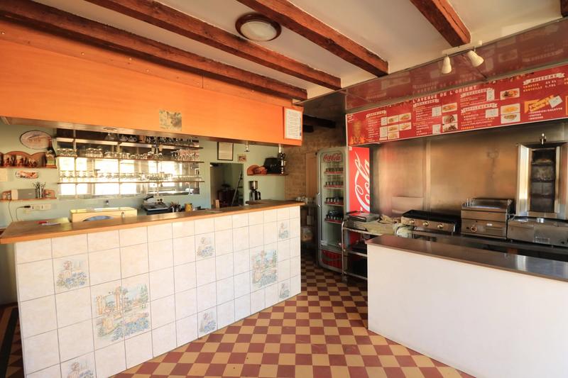 Immeuble mixte - 8 pièces