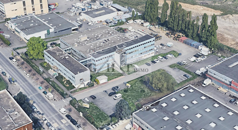 Entrepôt - 6 900 m²