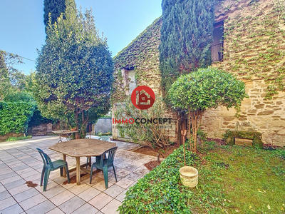 Maison ancienne - 236 m² - 10 pièces