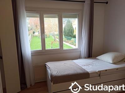 Chambre - 11 m² - 1 pièce