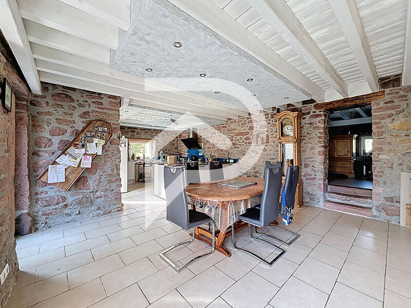 Maison - 260 m² - 12 pièces