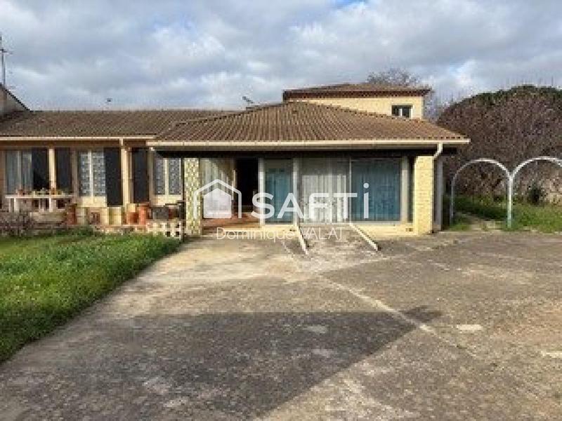 Maison - 235 m² - 10 pièces