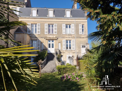 Maison - 385 m² - 10 pièces