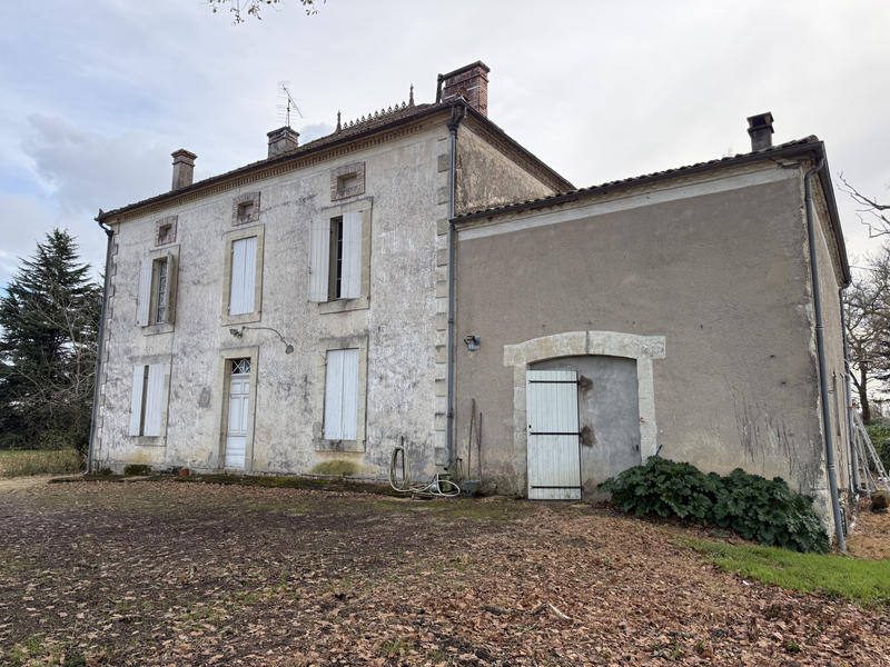Maison - 217 m² - 9 pièces
