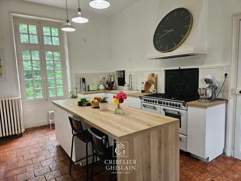 Demeure - 190 m² - 6 pièces